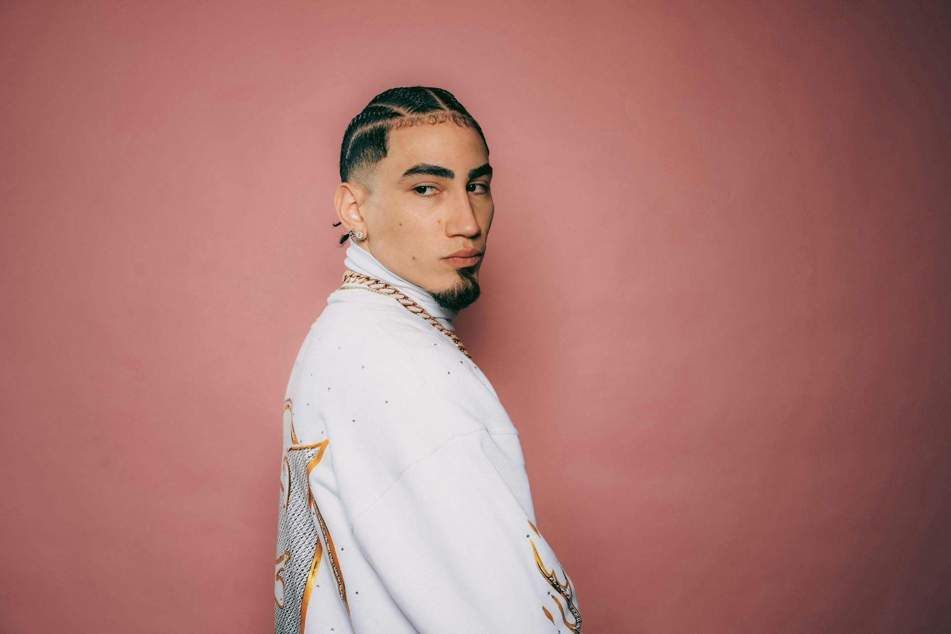 Omar Courtz lanza Por si mañana no estoy, su segundo álbum de estudio