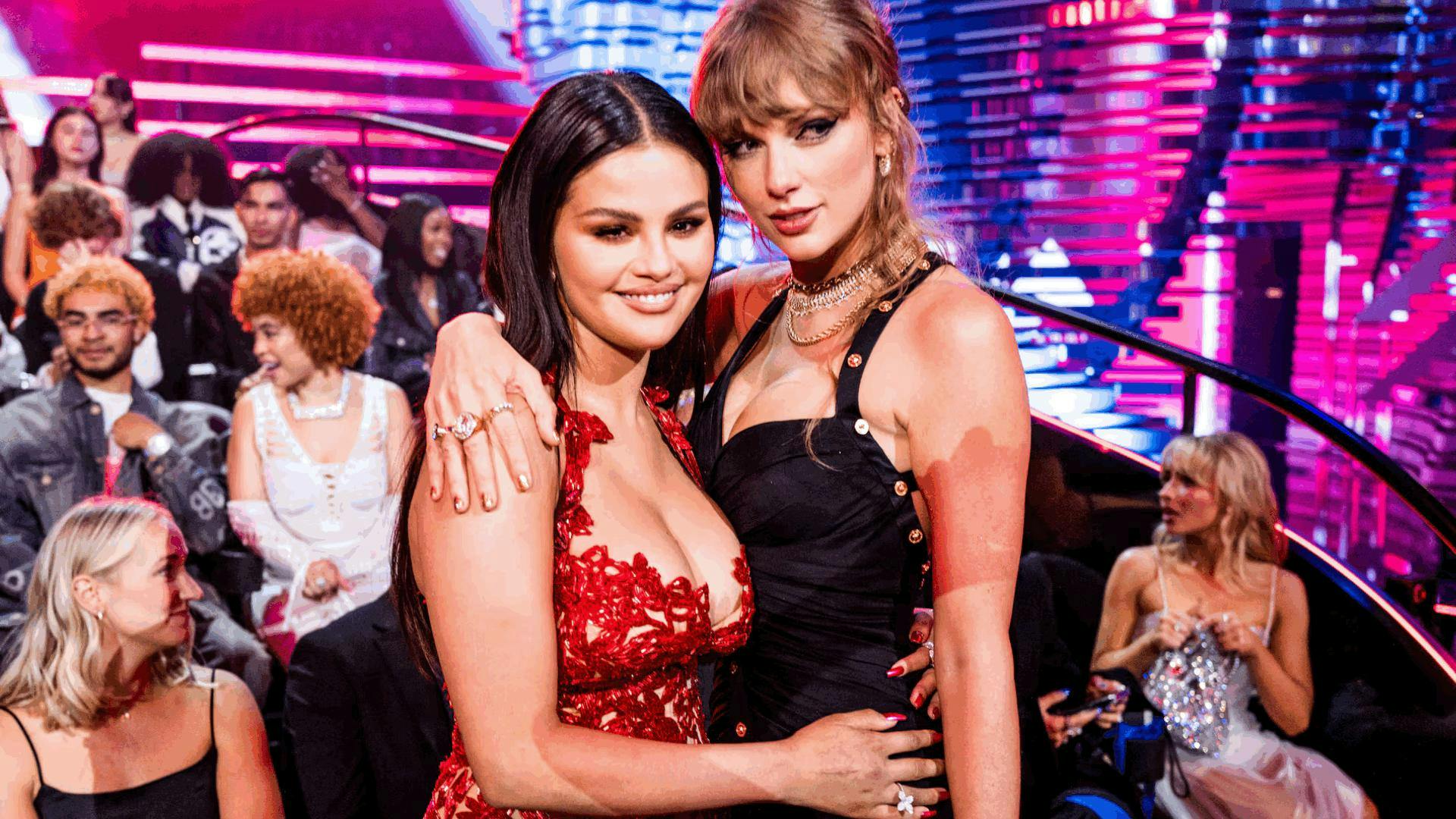Selena Gomez revela que Taylor Swift escribió canciones sobre ella, incluyendo una inédita llamada "Familia"