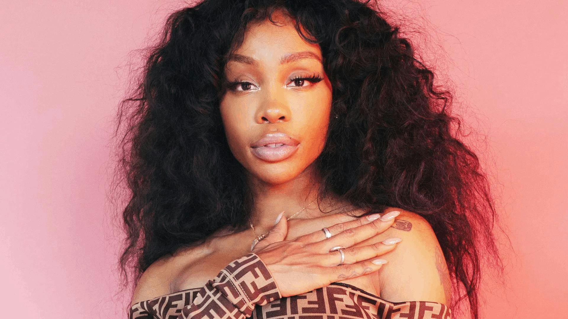 SZA recuerda cuando su sello le dijo que "no vencería a Taylor Swift" en las listas: "Todo es posible"