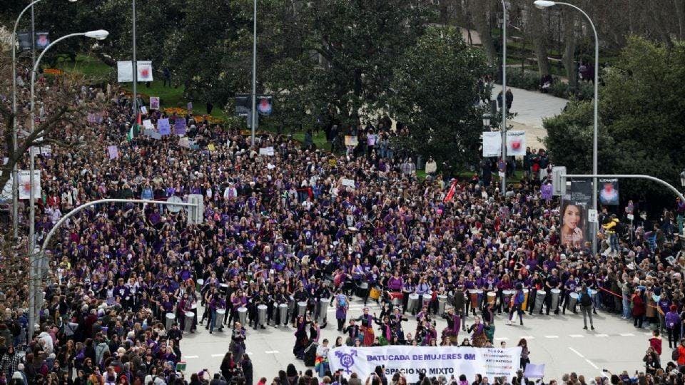 Miles de mujeres protestan en Europa y Asia este 8M contra la violencia machista