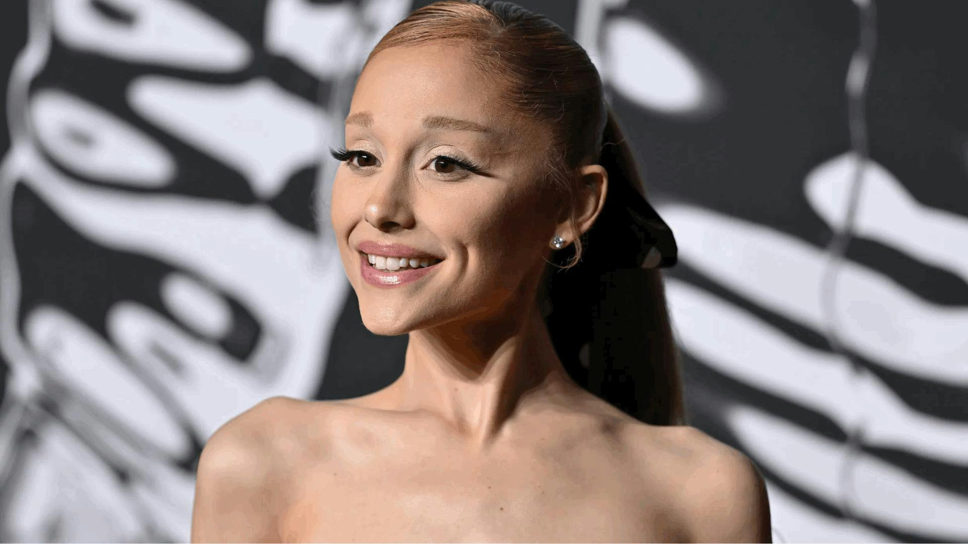 "Eternal Sunshine" de Ariana Grande alcanza doble platino en su segundo aniversario