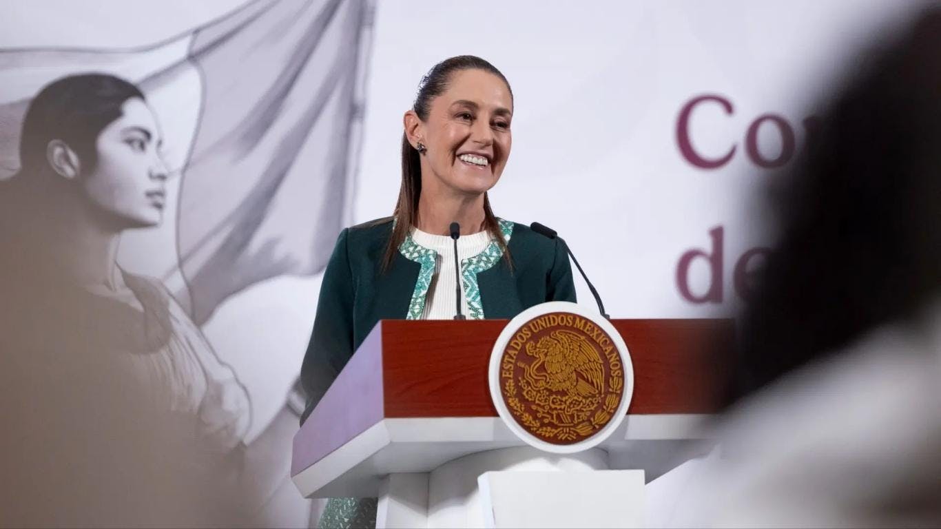 Sheinbaum lanza "Plan B" electoral: va por recorte a congresos y consultas populares