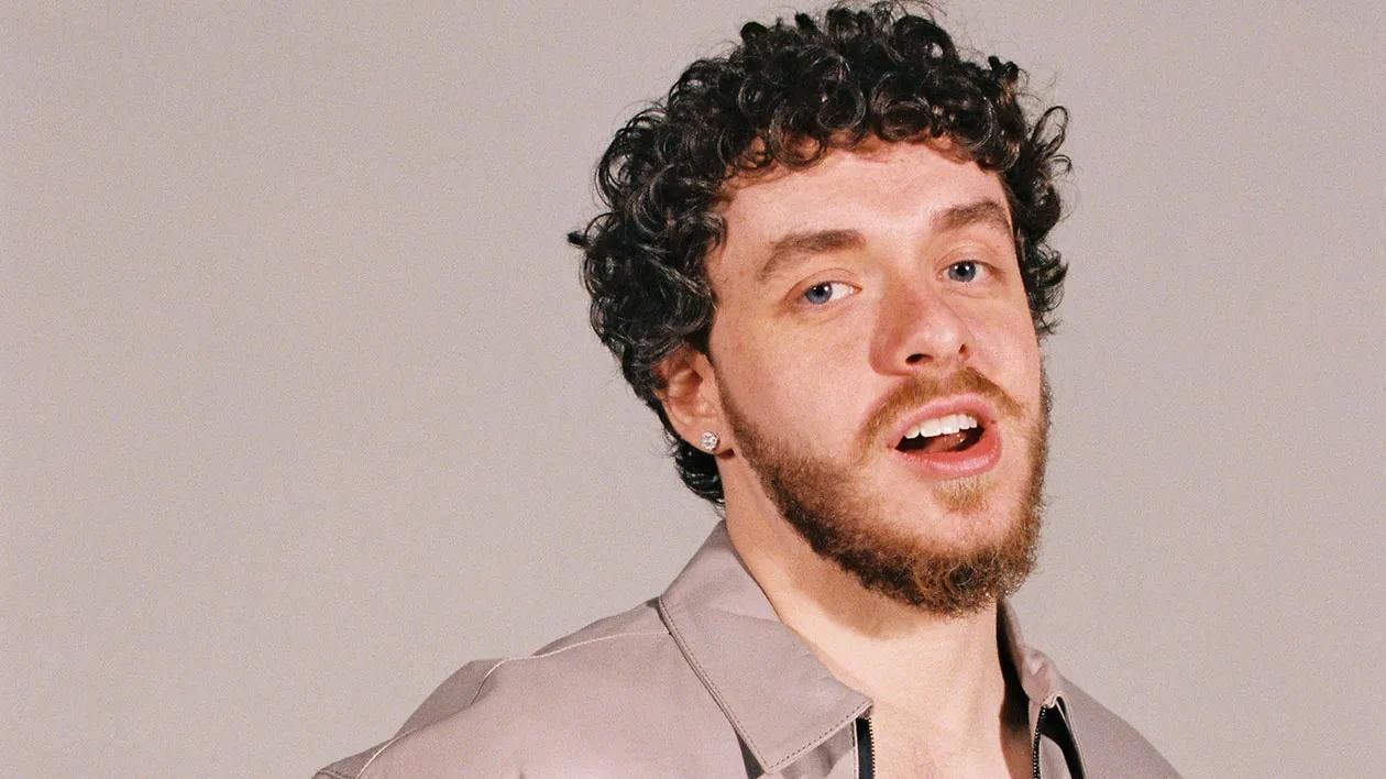Jack Harlow celebra su cumpleaños 28 con el lanzamiento de su álbum “Monica”