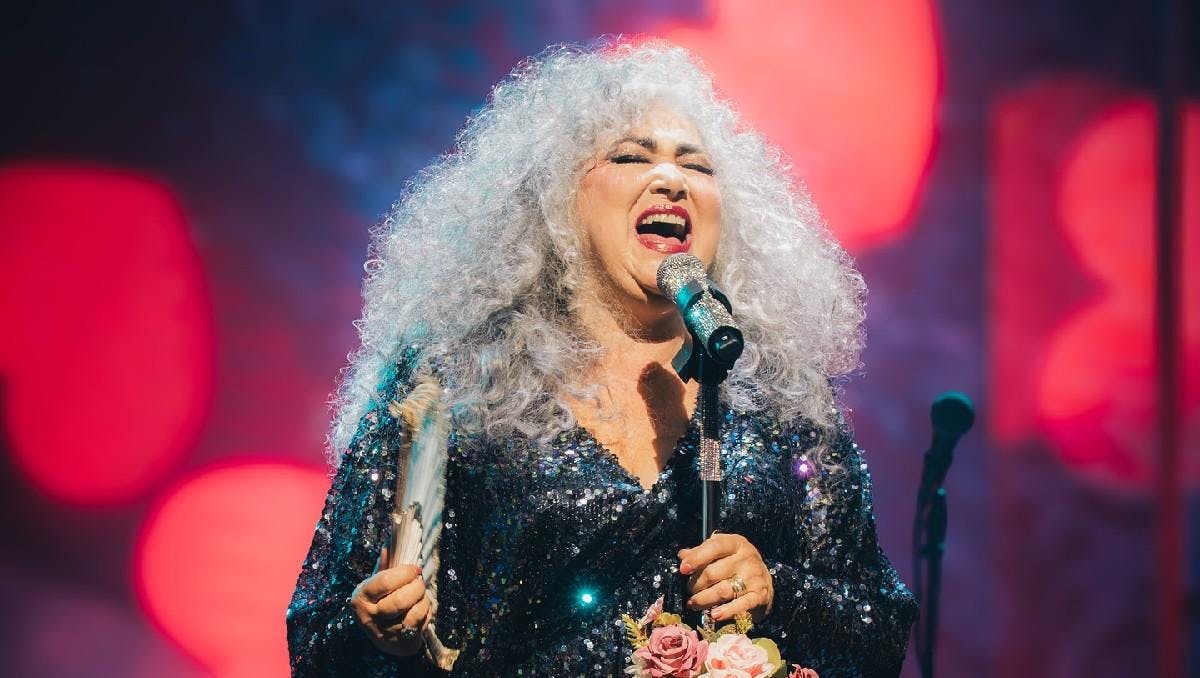 Amanda Miguel responde a polémica por Ángela Aguilar: “Son ustedes los que no la quieren”