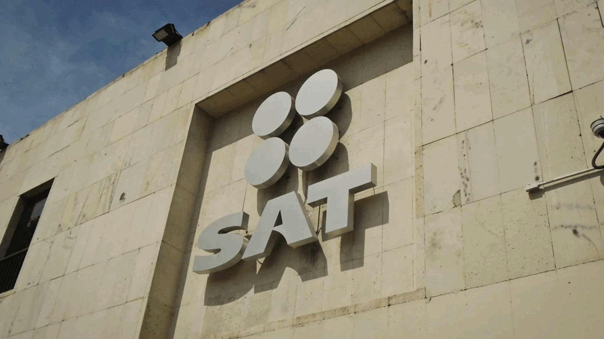 SAT revoca registro de más de 100 organizaciones civiles para recibir donativos deducibles de impuestos