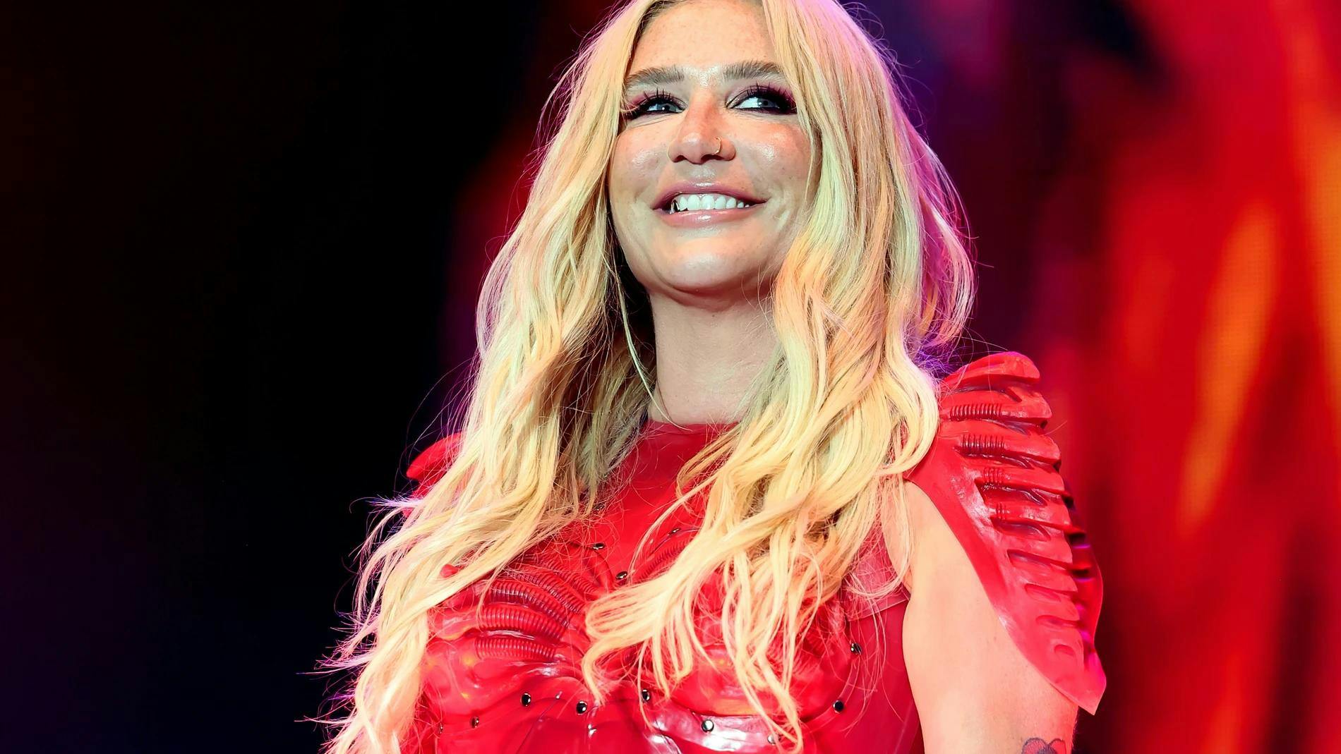 Kesha anuncia su “The Freedom World Tour” para 2026