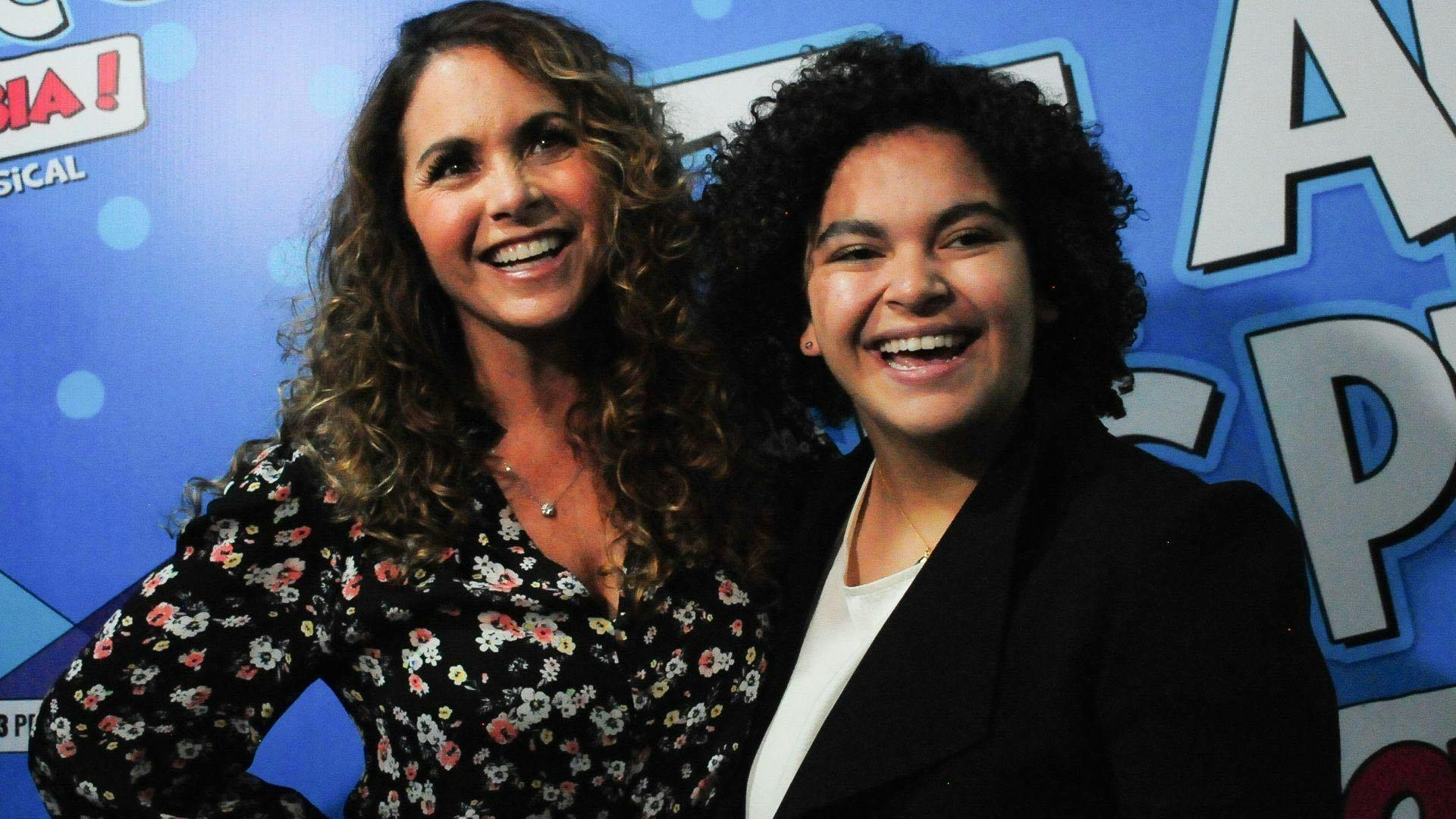 Lucero y Lucerito Mijares celebran a la matriarca de su familia