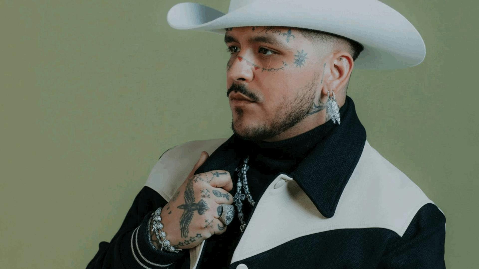 Christian Nodal vive un momento incómodo en Tecámac: público corea el nombre de Belinda mientras interpreta “Ya no somos ni seremos”