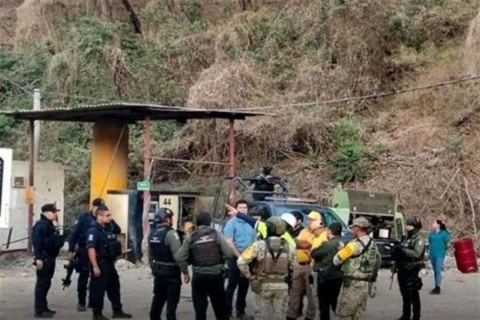 Continúa la búsqueda de mineros en Sinaloa; refuerzan operativo con especialistas