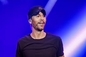 Enrique Iglesias enternece con su bebé Romeo en video familiar