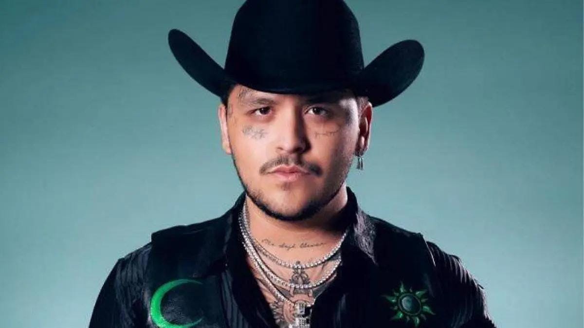 Christian Nodal responde a polémica por el parecido de la modelo de “Un vals” y Cazzu