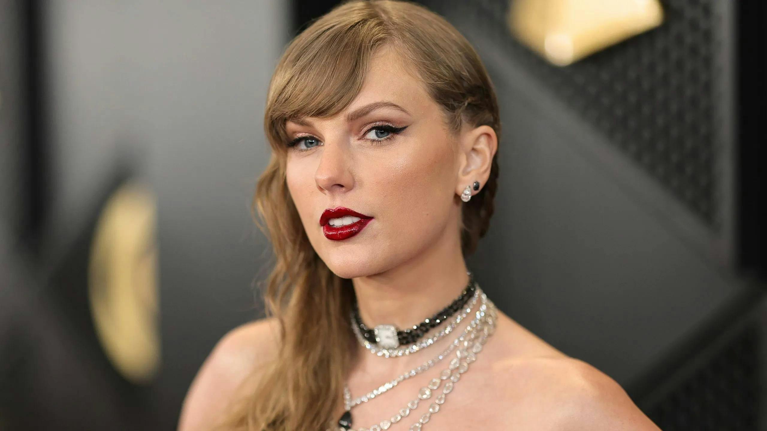 Taylor Swift se inspira en Elizabeth Taylor para su vestido de novia