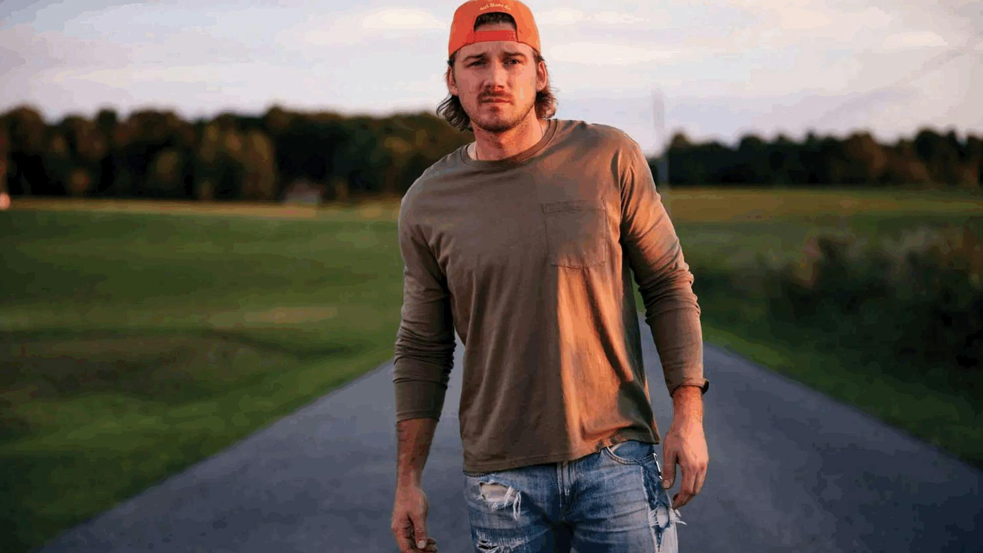 Morgan Wallen dona 1.2 millones de dólares para mejorar el campo de béisbol de su escuela secundaria