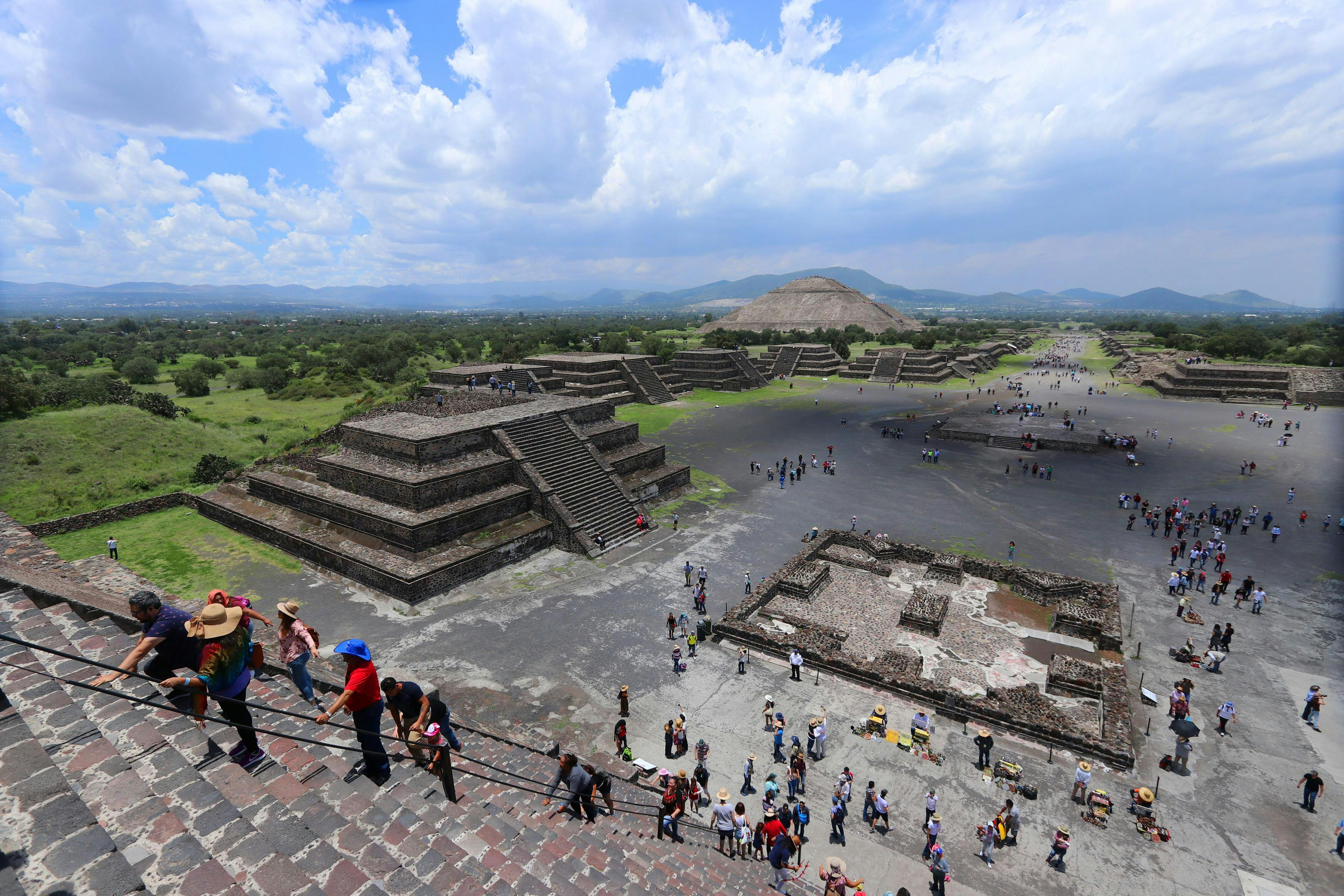 Teotihuacán reabre con fuerte seguridad tras balacera que dejó una turista muerta