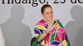 Sheinbaum encabeza su mañanera más corta en medio de crisis por agentes extranjeros