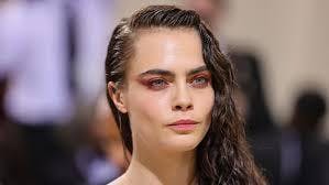 Cara Delevingne anuncia su debut musical y gira internacional