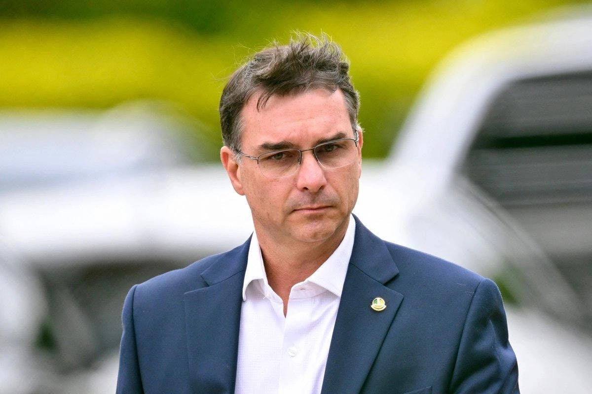 Jair Bolsonaro es hospitalizado en Brasilia para cirugía de hombro