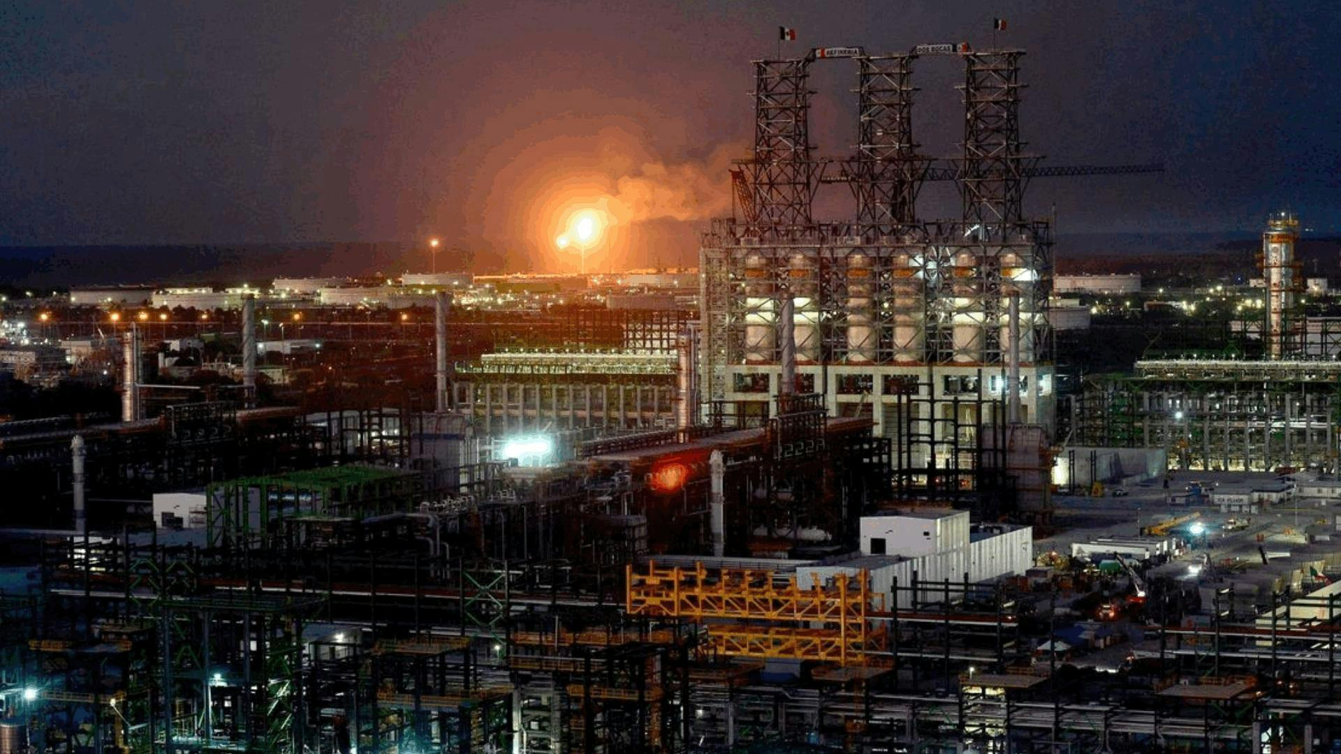 Nuevo incendio en refinería Dos Bocas sacude Tabasco a días del cambio de director en Pemex