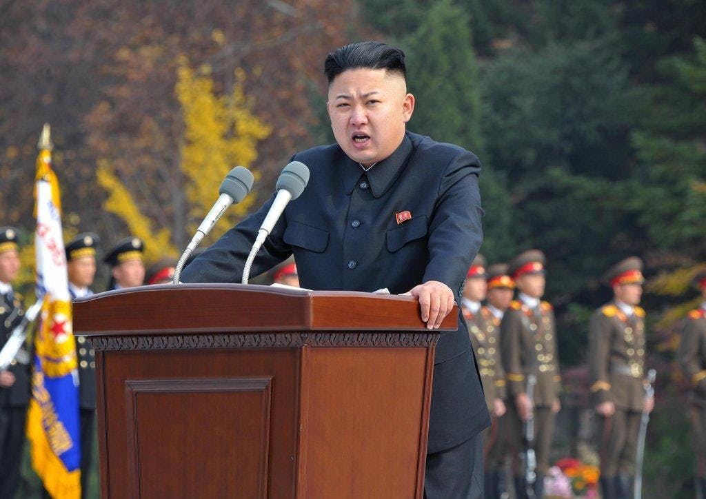 Kim Jong-un anuncia modernización militar y refuerzo en frontera sur