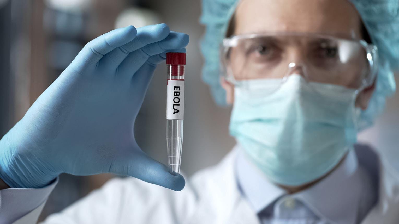 OMS prevé vacuna contra actual variante del ébola en dos meses