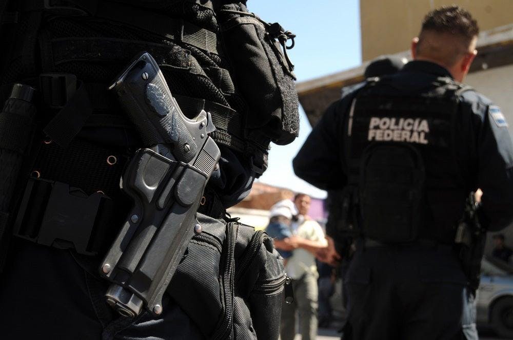 Inhabilitan hasta por 20 años a exfuncionarios de la Policía Federal por desvío millonario