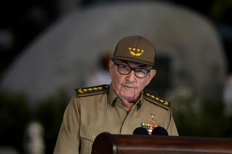 Fiscal interino de EU advierte que perseguirán a quienes “maten estadounidenses” tras cargos contra Raúl Castro