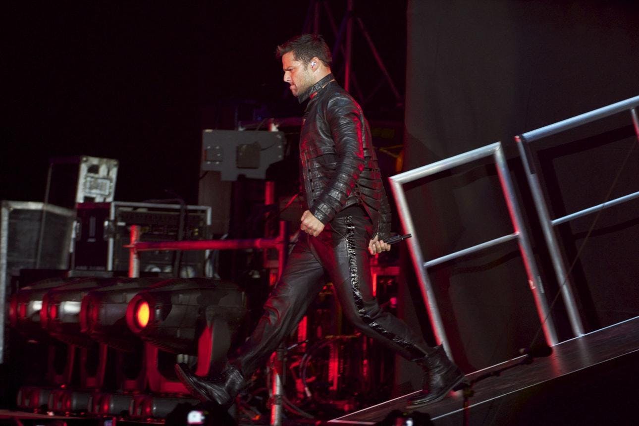 Ricky Martin vive momentos de terror tras ataque con gas lacrimógeno en concierto