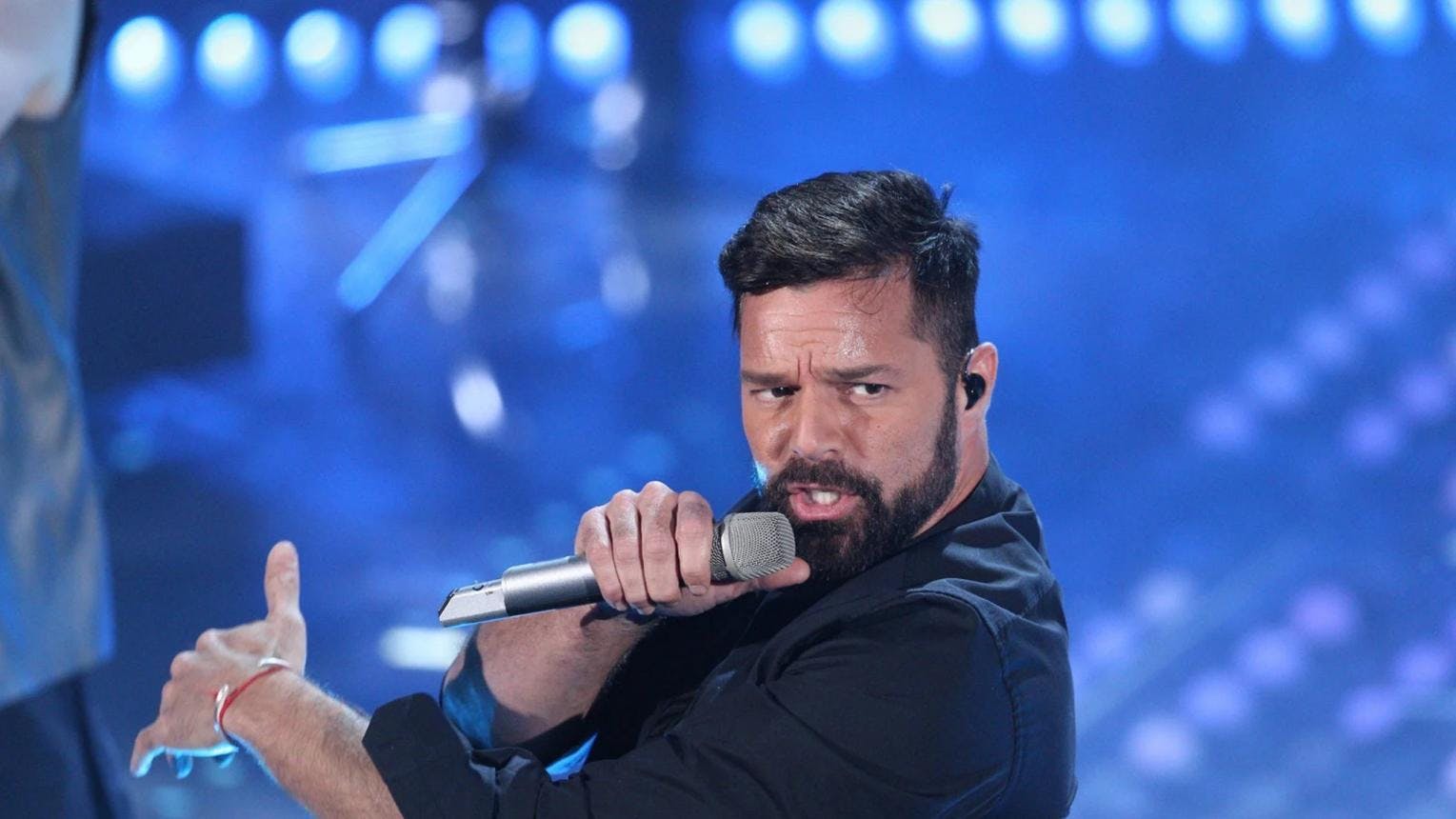 Ricky Martin promete regresar a Montenegro tras ataque con gas lacrimógeno en concierto
