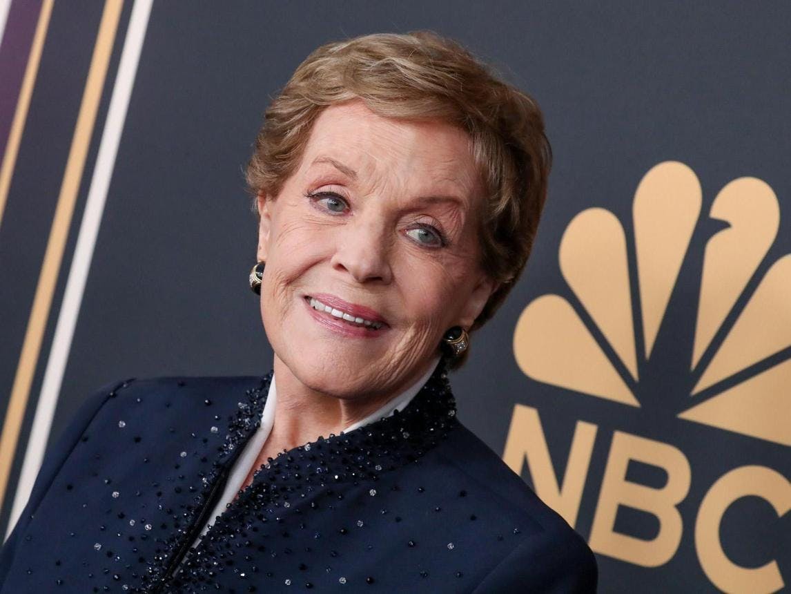 Julie Andrews reaparece a los 90 años para apoyar la lucha contra el Parkinson