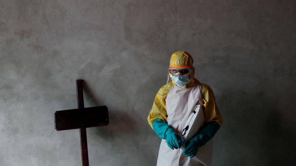 México, EU y Canadá activan medidas sanitarias por brote de ébola rumbo al Mundial