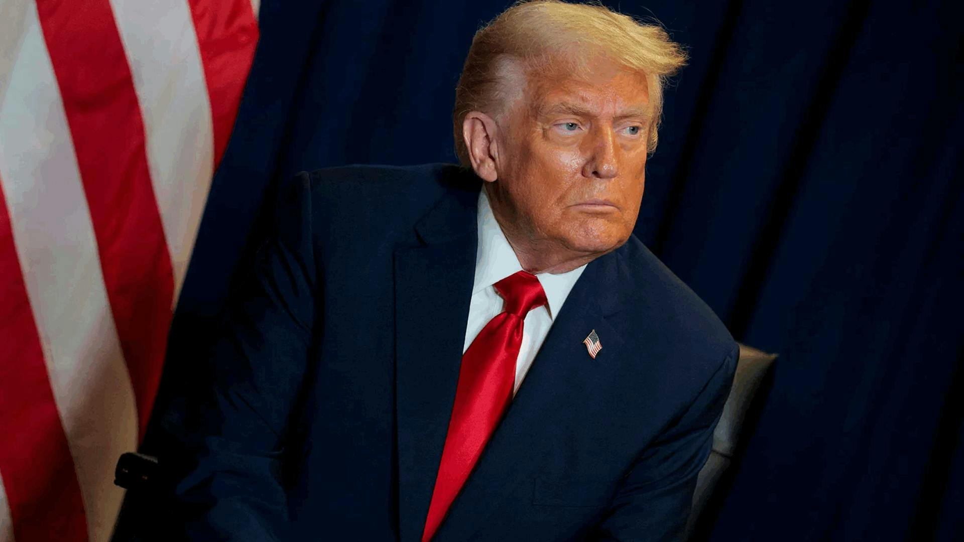 Trump vuelve a criticar al papa León XIV por Irán y llama "inútil" al alcalde de Chicago