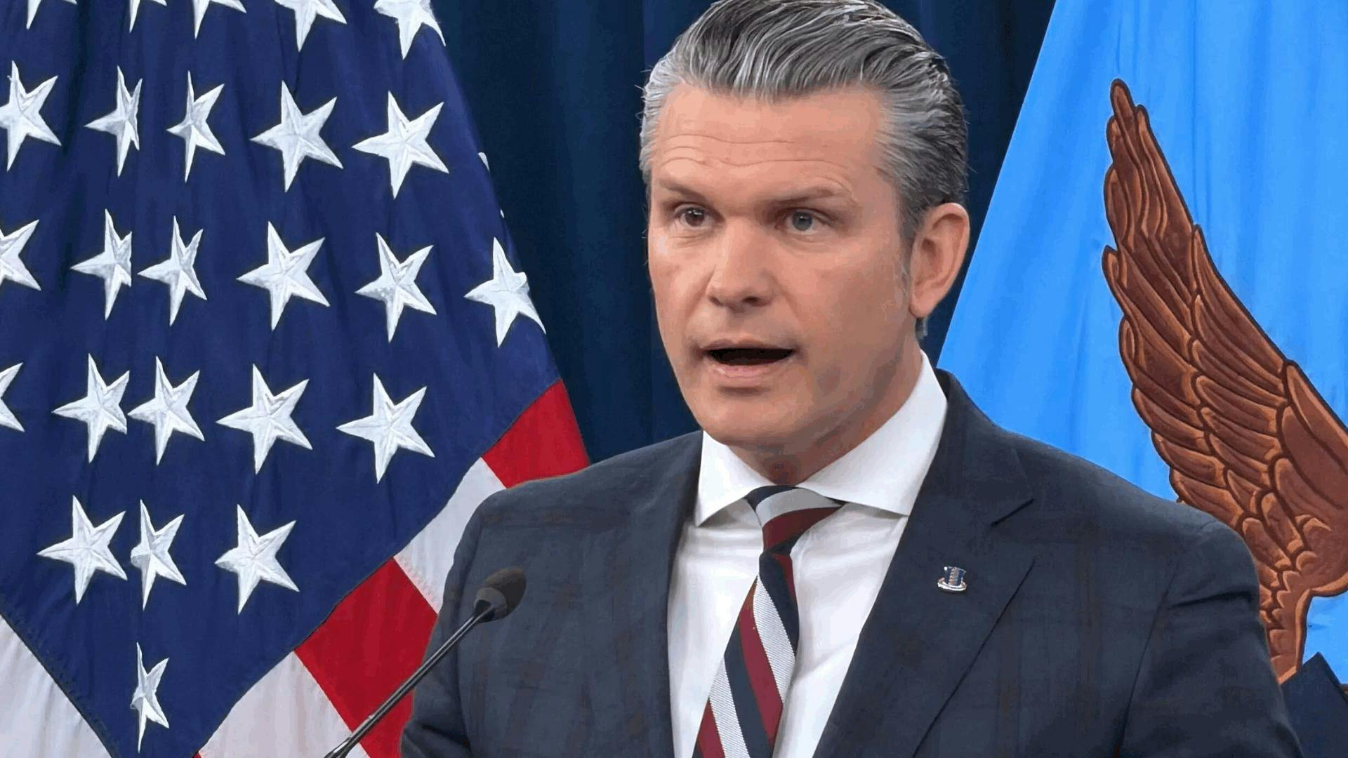 "Invasión de migrantes": Pete Hegseth advierte a Europa en discurso por el 82 aniversario del Día D