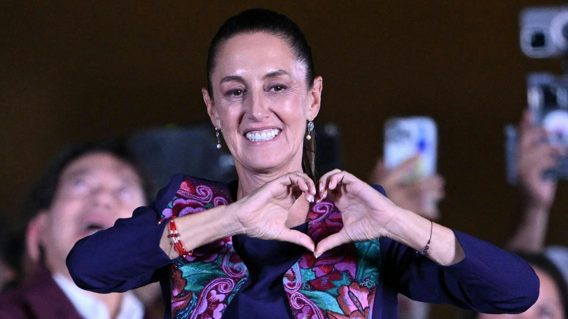 “Hoy amor y paz”: Sheinbaum evita polémicas en plena cuenta regresiva para el Mundial