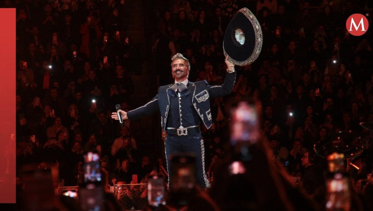 Alejandro Fernández pone la piel chinita al cantar el Himno Nacional en el Mundial 2026