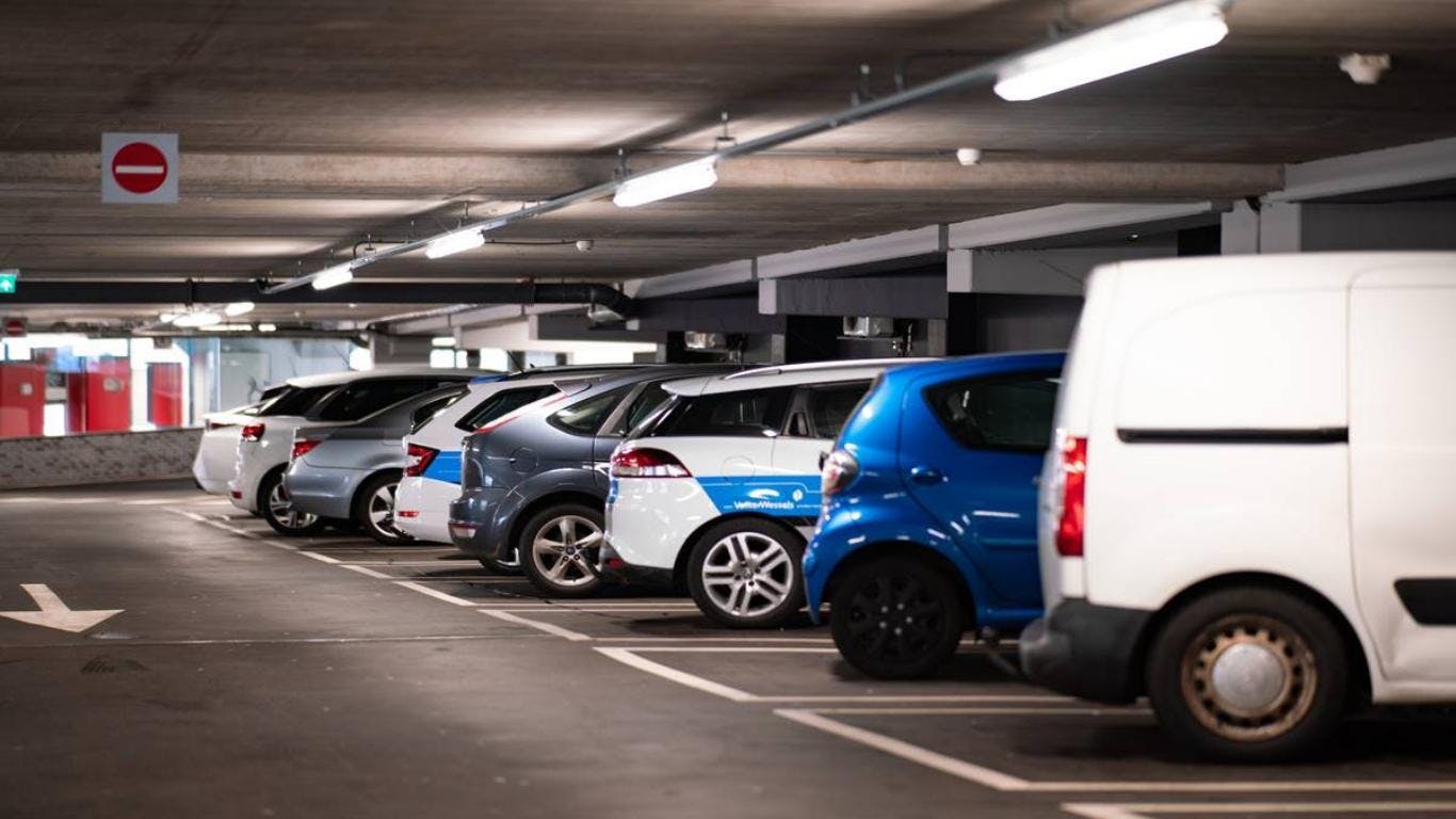 Estacionamientos de la CDMX estarán obligados a pagar por daños y robos