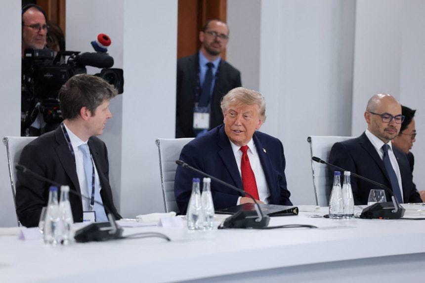 Trump advierte a Irán que podría reanudar los bombardeos si incumple el acuerdo alcanzado