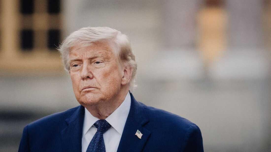 Trump busca elevar tarifas de naturalización y eliminar descuentos para migrantes