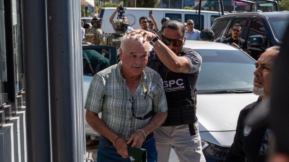 Ordenan captura contra Ernesto Ruffo por presunto huachicol fiscal ligado a 163 ferrotanques