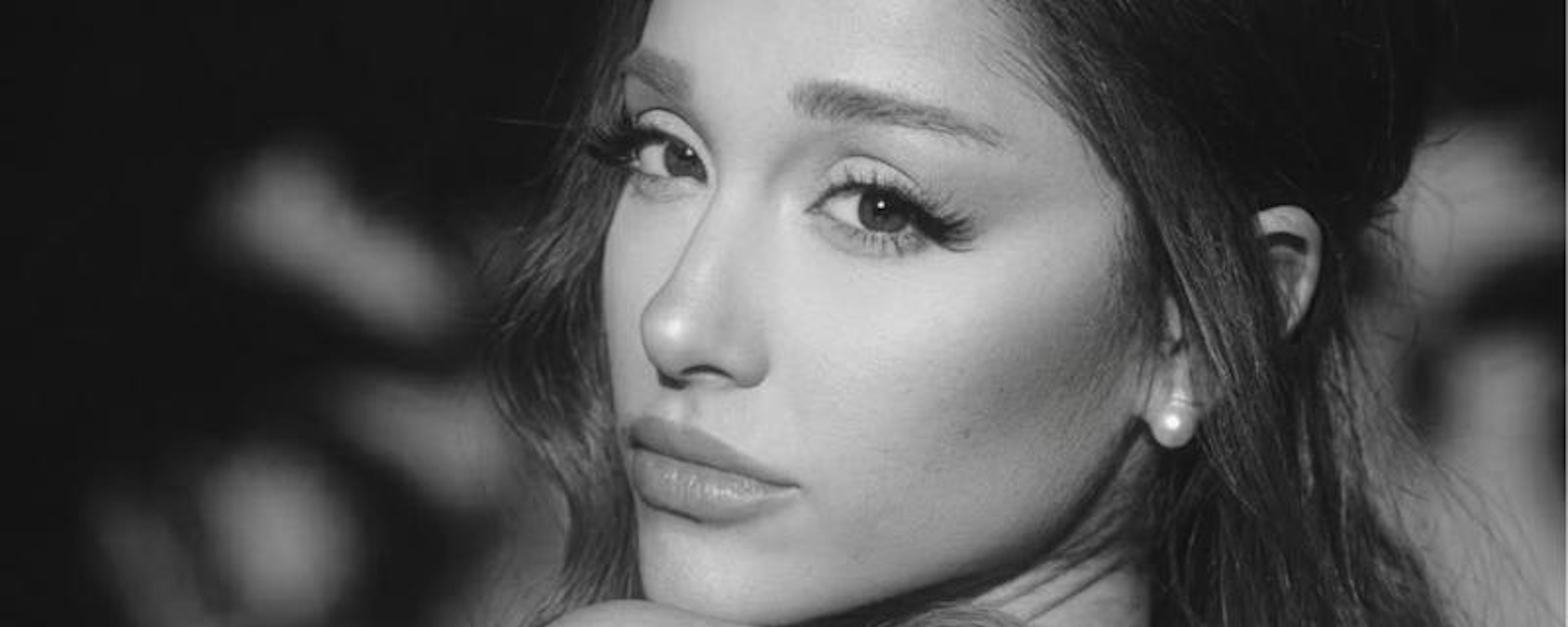 Ariana Grande domina la industria musical: 'petal' debuta en el número uno del Billboard 200 con récords de ventas