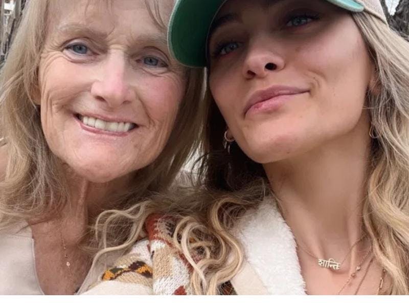 El renacer de un lazo familiar: Paris Jackson detalla el emotivo acercamiento con su madre Debbie Rowe