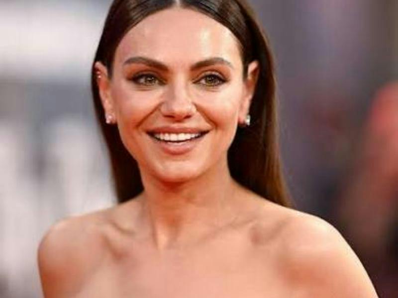 Minimalismo y sofisticación: Mila Kunis redefine la estética de las alfombras rojas en Hollywood
