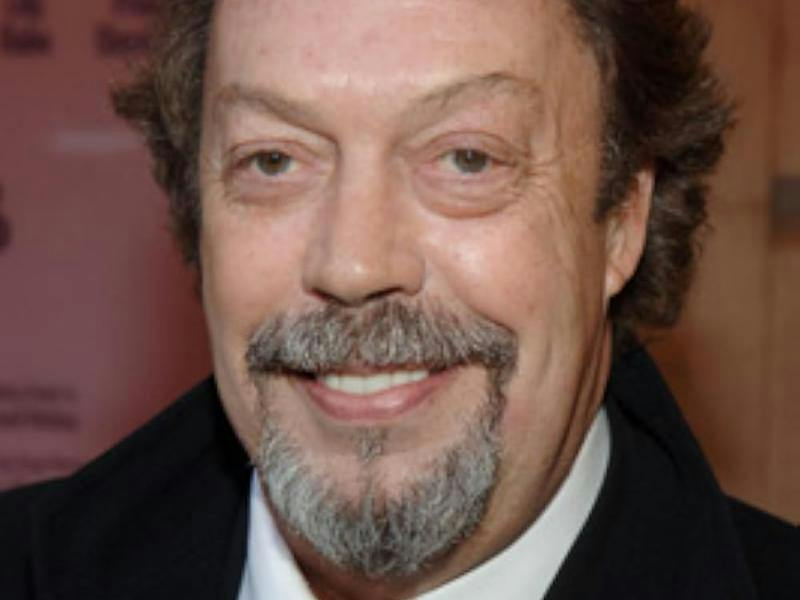 El inquebrantable espíritu de Tim Curry: su círculo íntimo revela cómo afrontó más de una década con las secuelas de un derrame