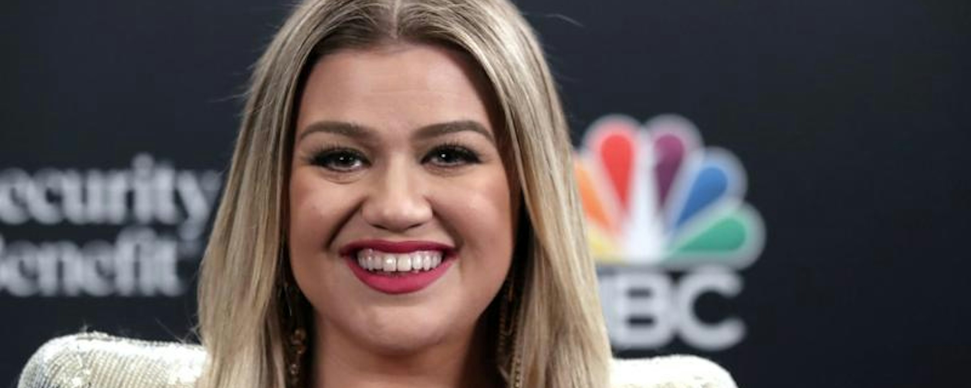¡Piel chinita! Kelly Clarkson paraliza la televisión al interpretar 'Golden' de 'Las Guerreras K-Pop' en vivo.
