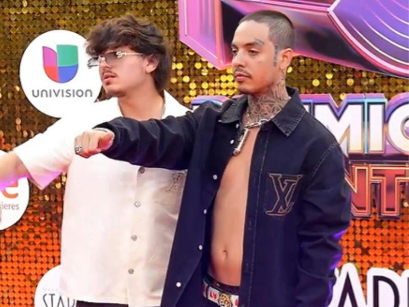"Qué vergüenza": Polémico VIDEO de Gabito Ballesteros y Natanael Cano desata críticas por presunto estado inconveniente en Premios Juventud