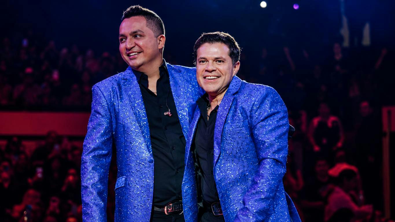 Jorge Medina y Josi Cuen desatan el fervor patrio en el Auditorio Nacional con el inicio de su residencia