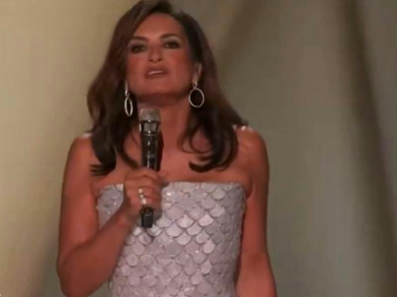 ¡Momento incómodo y viral! Mariska Hargitay desata las carcajadas en los Emmy 2026 al parodiar a Nicole Kidman en su cara: así reaccionó la estrella