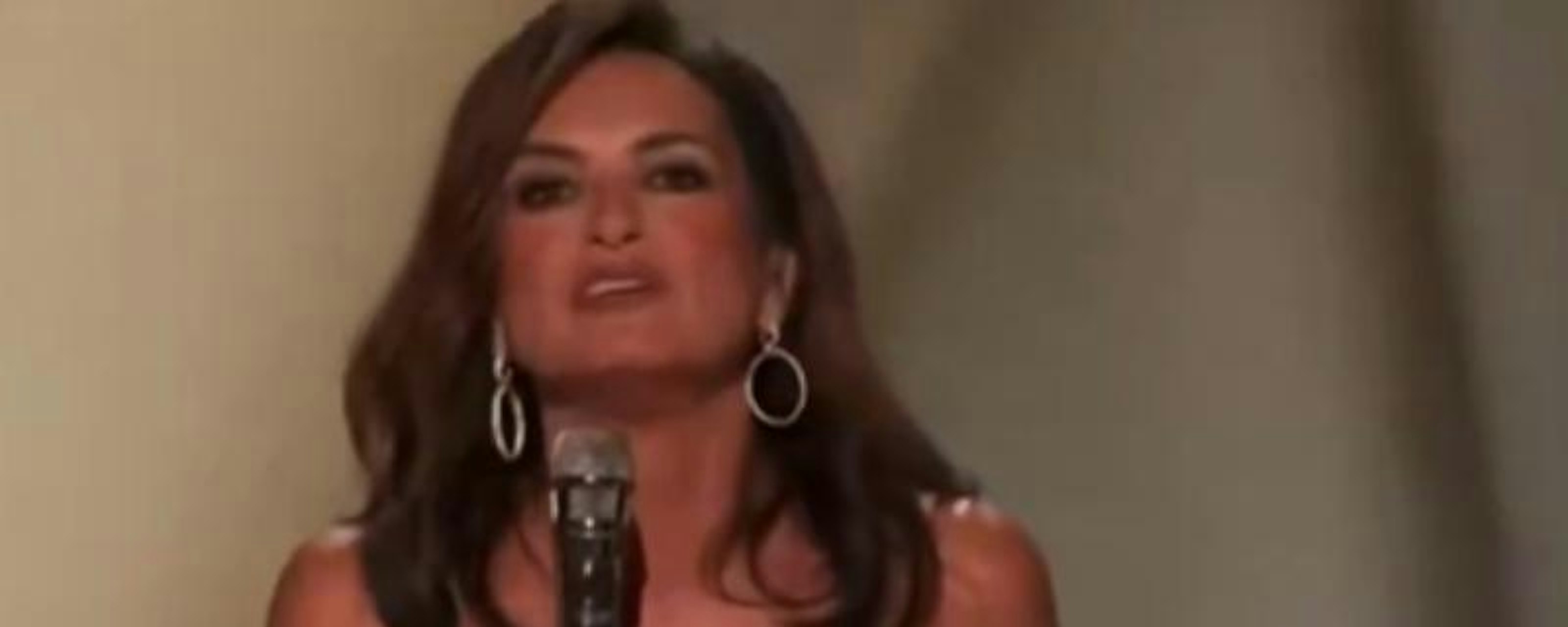¡Momento incómodo y viral! Mariska Hargitay desata las carcajadas en los Emmy 2026 al parodiar a Nicole Kidman en su cara: así reaccionó la estrella