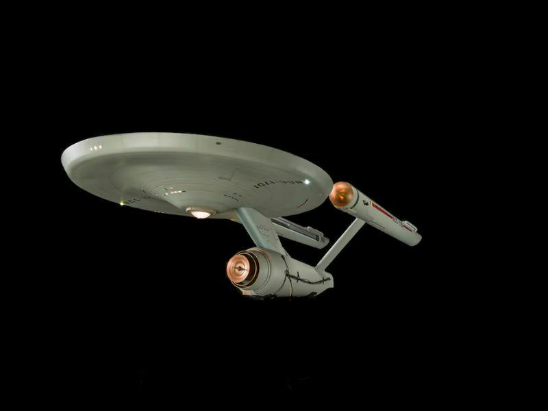 ¡El milagro intergaláctico del siglo! Hallan por pura casualidad el modelo original del USS Enterprise de ‘Star Trek’ tras 45 años desaparecido