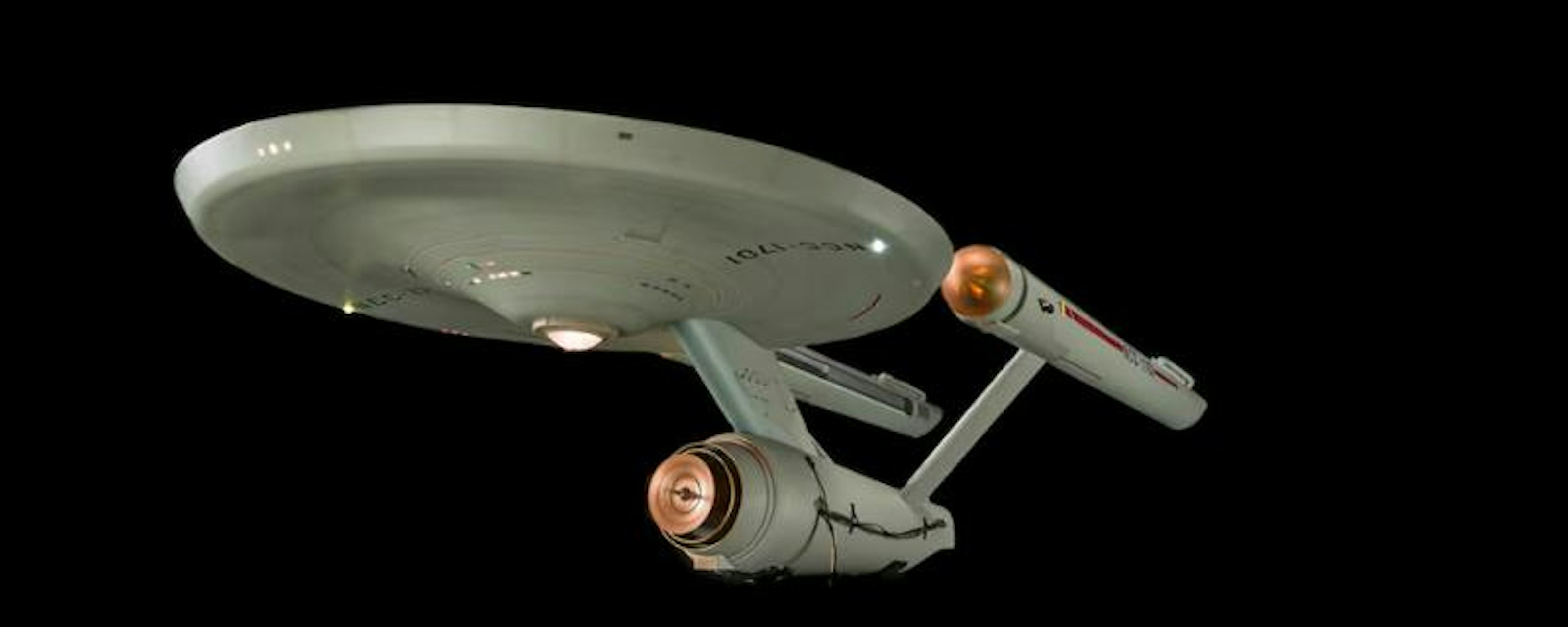 ¡El milagro intergaláctico del siglo! Hallan por pura casualidad el modelo original del USS Enterprise de ‘Star Trek’ tras 45 años desaparecido