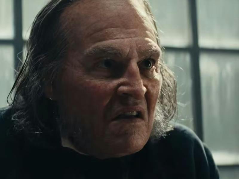 ¡Escalofríos en Hollywood! Johnny Depp luce completamente irreconocible y aterrador como Ebenezer Scrooge en el perturbador primer tráiler de su nueva película